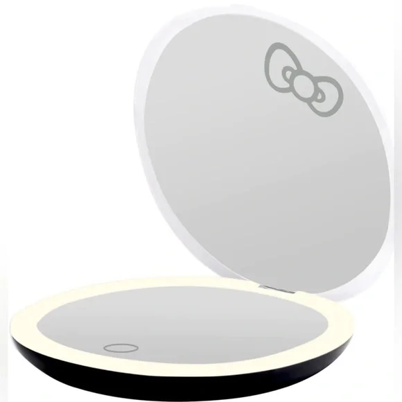 Impressions Vanity Hello Kitty Supercute Signature Print LED Compact Mirror - Picture 3 of 7